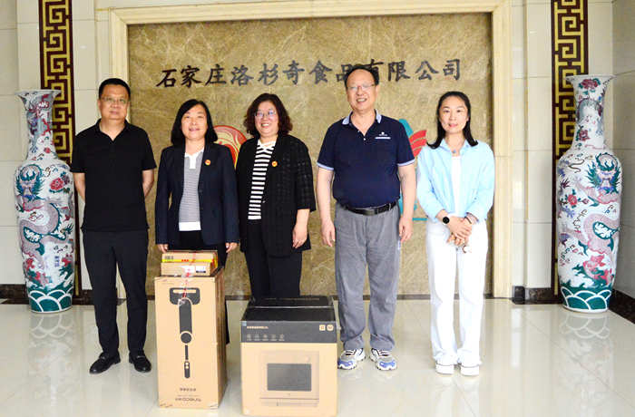 情系勞模送溫暖  關(guān)愛(ài)慰問(wèn)暖人心
